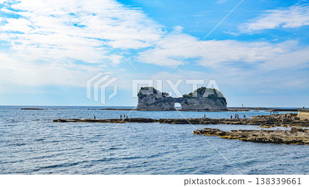 Engetsu Island, a symbol of Nanki Shirahama, Wakayama Prefecture Engetsu Island, a symbol of Nanki Shirahama, Wakayama Prefecture 138339661