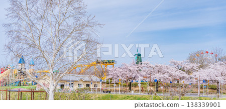 青森縣八戶市八戶公園(兒童樂園)的春日景色 青森縣八戶市八戶公園(兒童樂園)的春日景色 138339901