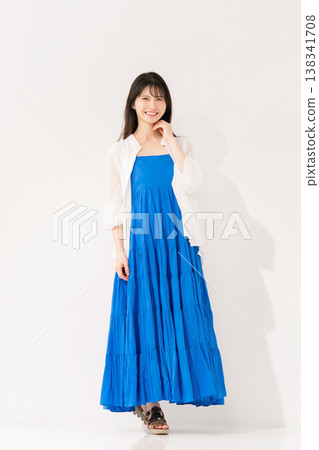 Woman, smiling, resort, full body Woman, smiling, resort, full body 138341708