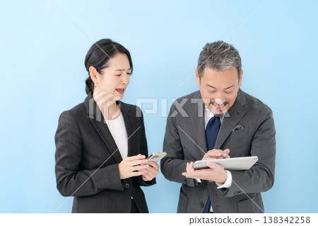 Business conversation between men and women - astonishing Business conversation between men and women - astonishing 138342258