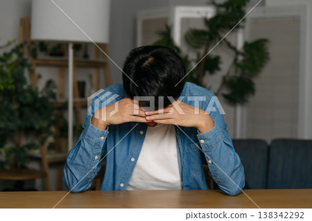 男性，憂鬱，絕望，隨意 138342292