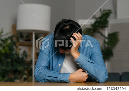 男性，憂鬱，絕望，隨意 138342294