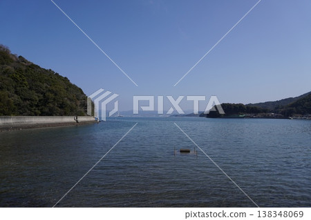 偏遠島嶼海灣的景色 偏遠島嶼海灣的景色 138348069