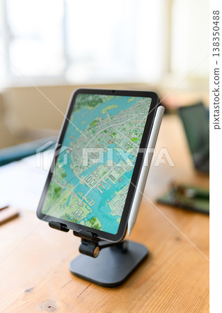 平板電腦地圖顯示和筆 平板電腦地圖顯示和筆 138350488