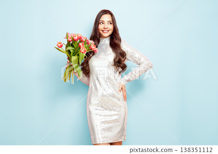 Happy beauty woman with pink tulip bouquet Happy beauty woman with pink tulip bouquet 138351112