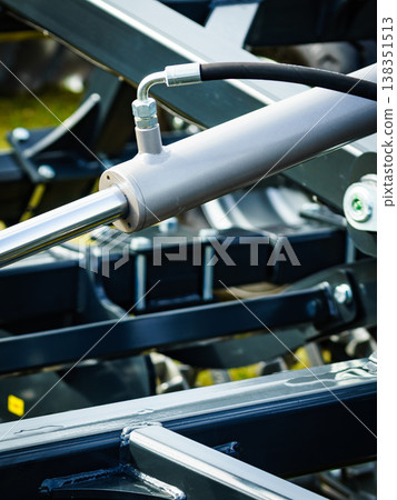 Hydraulic system on modern machine Hydraulic system on modern machine 138351513