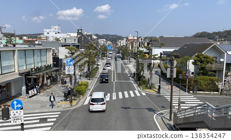 Wakamiya-oji, the main street of Kamakura City, towards Tsurugaoka Hachimangu Shrine Wakamiya-oji, the main street of Kamakura City, towards Tsurugaoka Hachimangu Shrine 138354247