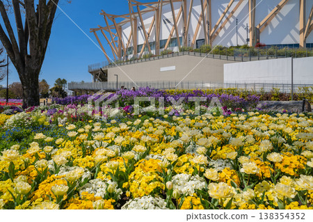 Meijo Park in spring: Meijo Park Flower Plaza, where flowers are in full bloom (Nagoya City, Aichi Prefecture) Meijo Park in spring: Meijo Park Flower Plaza, where flowers are in full bloom (Nagoya City, Aichi Prefecture) 138354352
