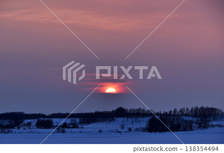 Sunset sinking below the horizon in Kiyosato 138354494