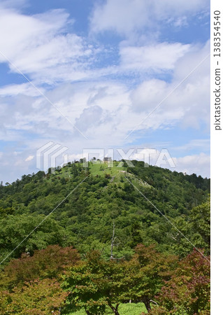 從三重縣眺望秀野岳，它是小台原山脈的最高峰，也是日本百名山之一。 138354540