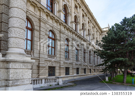 Facade of the Museum of Fine Arts, mixed art collection of sculptures, paintings and Habsburg art in Vienna, Austria 138355319