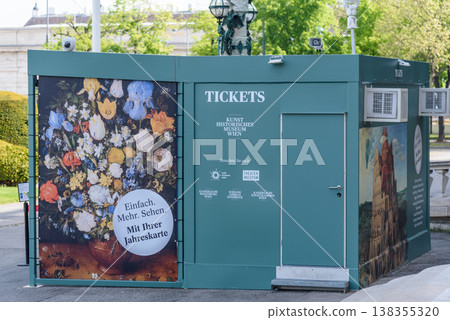 Ticket booth of the Museum of Fine Arts, mixed art collection of sculptures, paintings and Habsburg art in Vienna, Austria Ticket booth of the Museum of Fine Arts, mixed art collection of sculptures, paintings and Habsburg art in Vienna, Austria 138355320