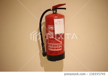 滅火器 移動式乾粉滅火設備 滅火設備 138355745