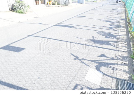 自行車在等待主人 自行車在等待主人 138356250