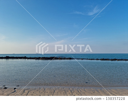 This is the scenery of Gwakji Beach in Jeju Island. 138357228