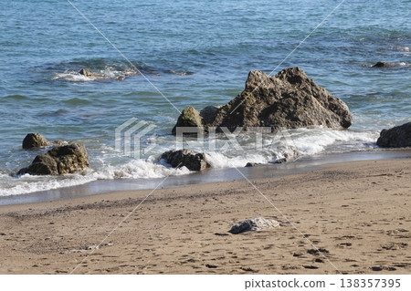 The shoreline and rocks at Cape Irago (Tahara City, Aichi Prefecture) 138357395