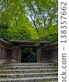 Sanmon surrounded by fresh greenery 138357662