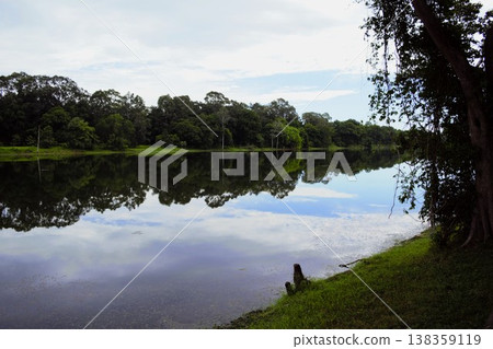 The scenery reflected in the outer moat of the World Heritage site Angkor Wat. 138359119