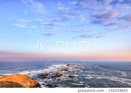 埃里莫岬的日落，寧靜與力量並存的海景。 138359685