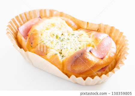 Delicious ham and egg roll 138359805