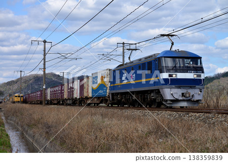 EF210-309次貨櫃貨運列車在三洋本線上運行 EF210-309次貨櫃貨運列車在三洋本線上運行 138359839