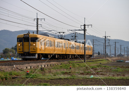 3 regular trains running on the Hakubi Line 3 regular trains running on the Hakubi Line 138359840