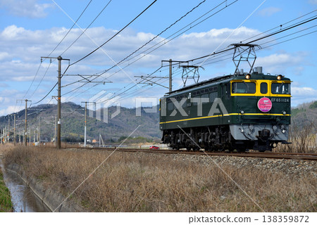 EF651124 單機車調車列車在三洋本線運行 EF651124 單機車調車列車在三洋本線運行 138359872