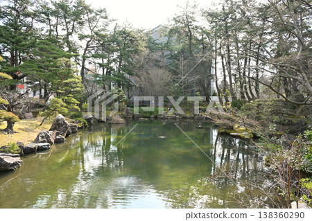 Hakusan Shrine (Chuo Ward, Niigata City, Niigata Prefecture) boasts a beautiful garden. Hakusan Shrine (Chuo Ward, Niigata City, Niigata Prefecture) boasts a beautiful garden. 138360290