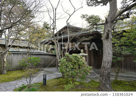 The garden and building of Enkikan (Chuo Ward, Niigata City, Niigata Prefecture) The garden and building of Enkikan (Chuo Ward, Niigata City, Niigata Prefecture) 138361024