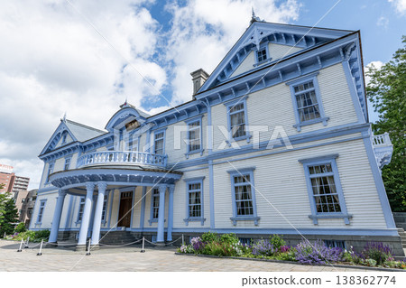 豐平館，一座被指定為國家重要文化財產的西式建築，位於北海道札幌市。 138362774