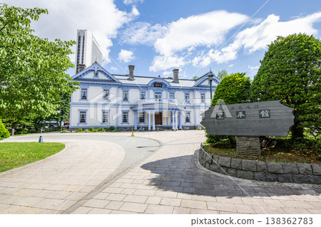 豐平館，一座被指定為國家重要文化財產的西式建築，位於北海道札幌市。 138362783