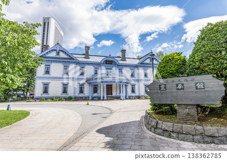 豐平館，一座被指定為國家重要文化財產的西式建築，位於北海道札幌市。 138362785