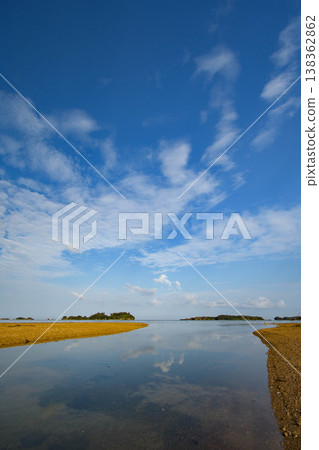 Beautiful sandy beach and blue sky visible from the sea in Onna Village, Okinawa (3) 138362862