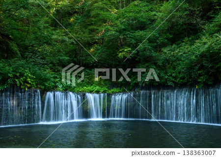 [Karuizawa] The smooth flow of water at Shiraito Falls captured with a slow shutter speed. 138363007