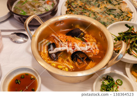 韓國料理，盛宴，餐桌，拉麵 138364523