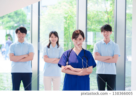 Group photo of medical staff and doctors Group photo of medical staff and doctors 138366005