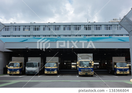 Japanese logistics, parcel delivery, transportation companies, logistics centers, shipping companies, delivery trucks, Japanese logistics, parcel delivery, transportation companies, logistics centers, shipping companies, delivery trucks, 138366804