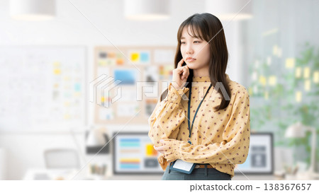 A woman thinking/businesswoman 138367657