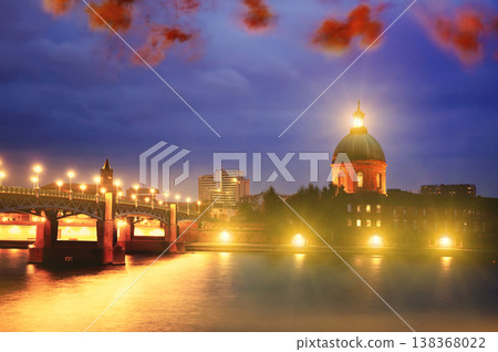 Night view of Hospital de la Grave dome Night view of Hospital de la Grave dome 138368022