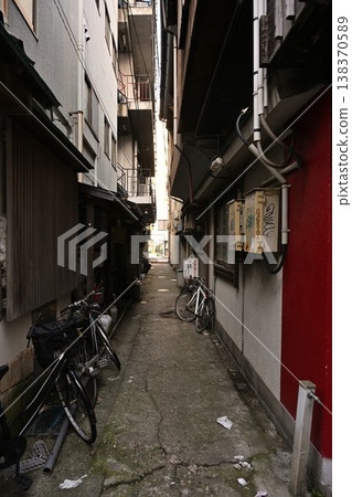Streetscape of an alley in Furumachi, Niigata City (Chuo Ward, Niigata City, Niigata Prefecture) Streetscape of an alley in Furumachi, Niigata City (Chuo Ward, Niigata City, Niigata Prefecture) 138370589