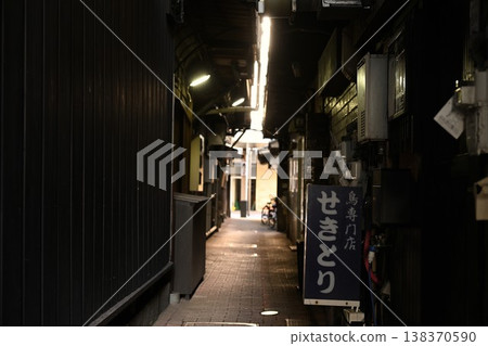 新潟市古町小巷街景(新潟縣新潟市中央區) 新潟市古町小巷街景(新潟縣新潟市中央區) 138370590