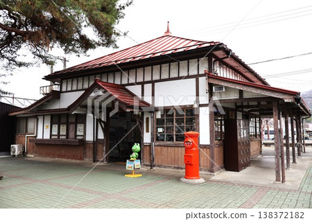 長瀞站(埼玉縣秩父郡長瀞町長瀞市)的復古車站大樓 長瀞站(埼玉縣秩父郡長瀞町長瀞市)的復古車站大樓 138372182