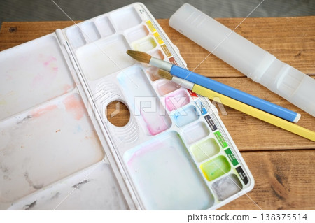 Paint set used in elementary school 138375514