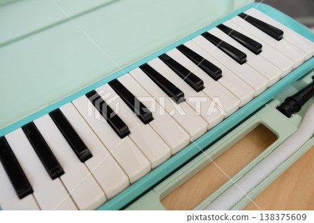 Pianica 138375609