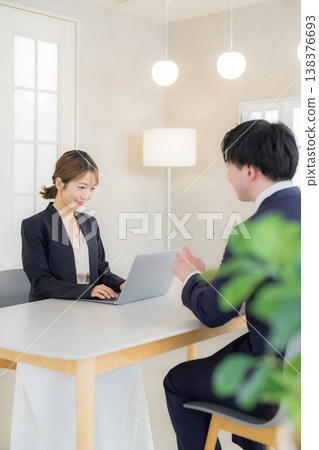 Meeting business people 138376693