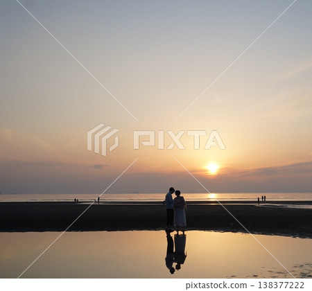 Toward the setting sun Toward the setting sun 138377222
