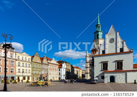 View of old market square in Poznan with buildings 138378529