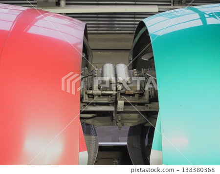The coupling section between Hayabusa and Komachi (close-up) The coupling section between Hayabusa and Komachi (close-up) 138380368