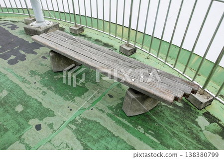 Bench 138380799