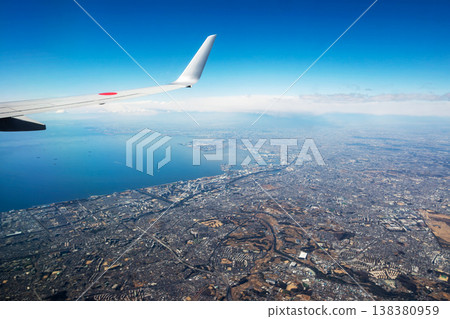 Japanese townscapes as seen from an airplane window 138380959